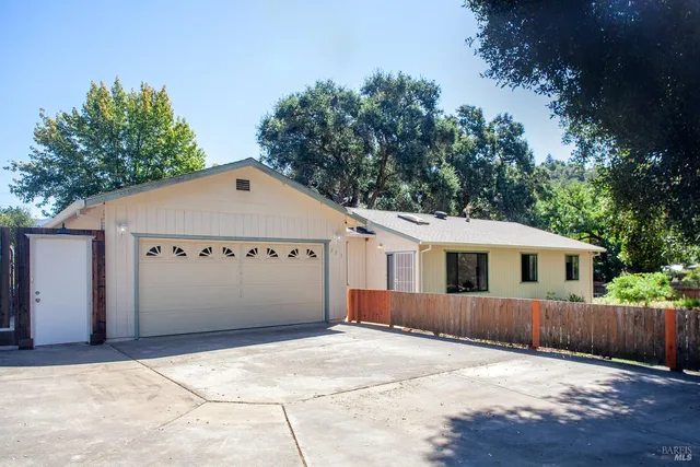 $629,000 | 751 Lake Mendocino Drive, Ukiah, CA 95482