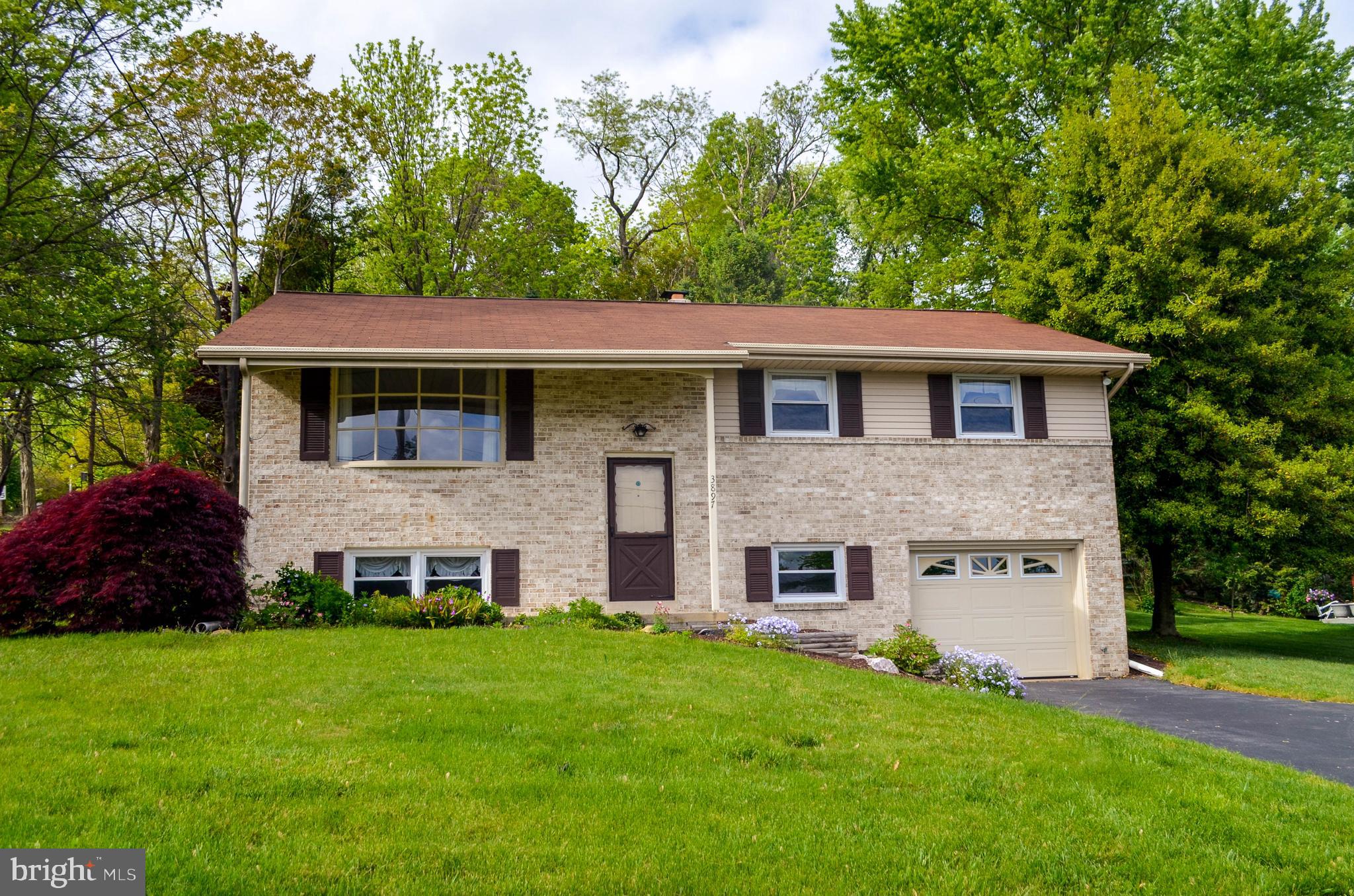 3897 Pawnee Road Columbia, PA 17512 - Photo 3 of 36 Gallery Image 3