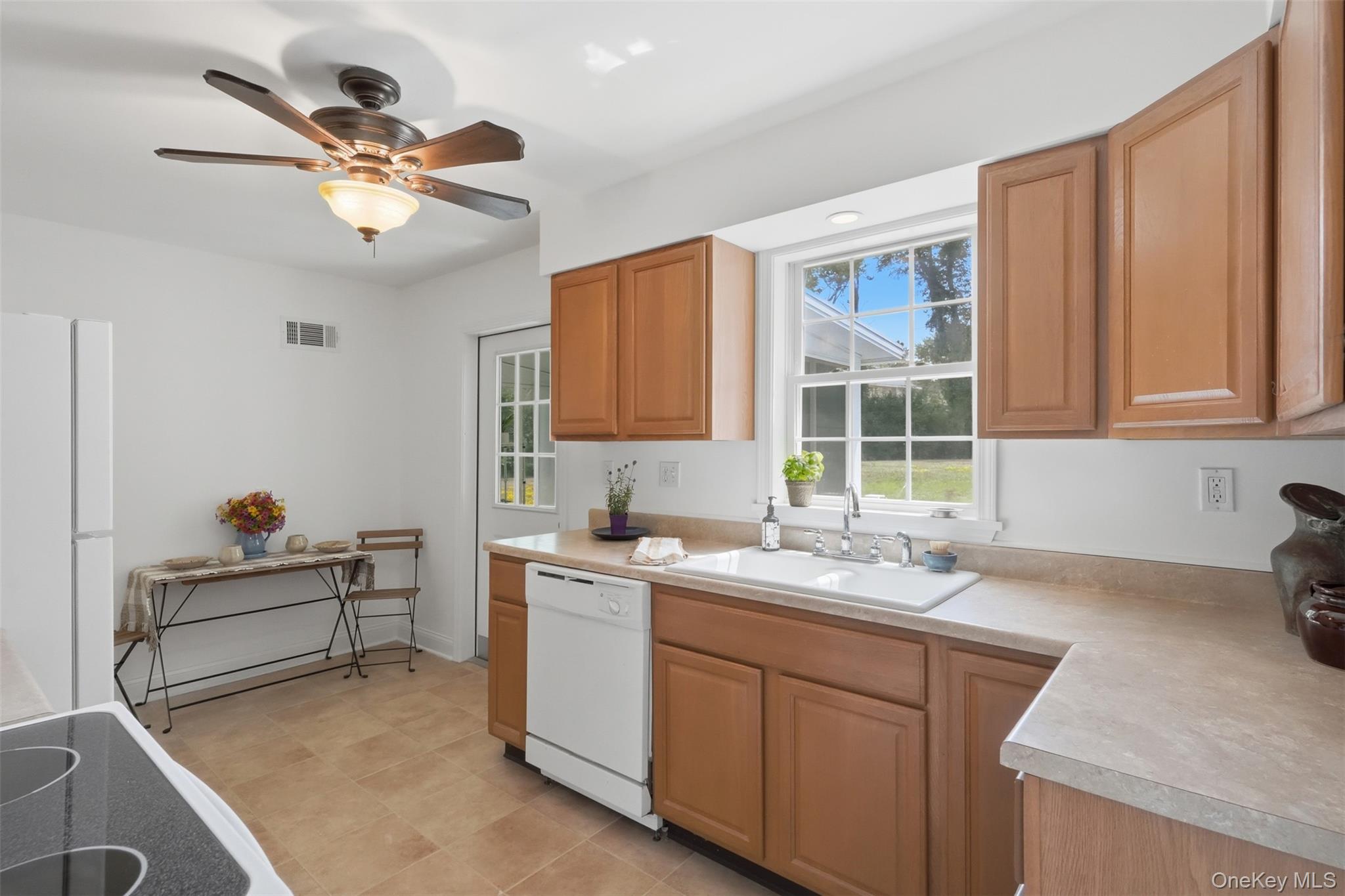 80 Cramer Road Poughkeepsie, NY 12603 - Photo 8 of 24