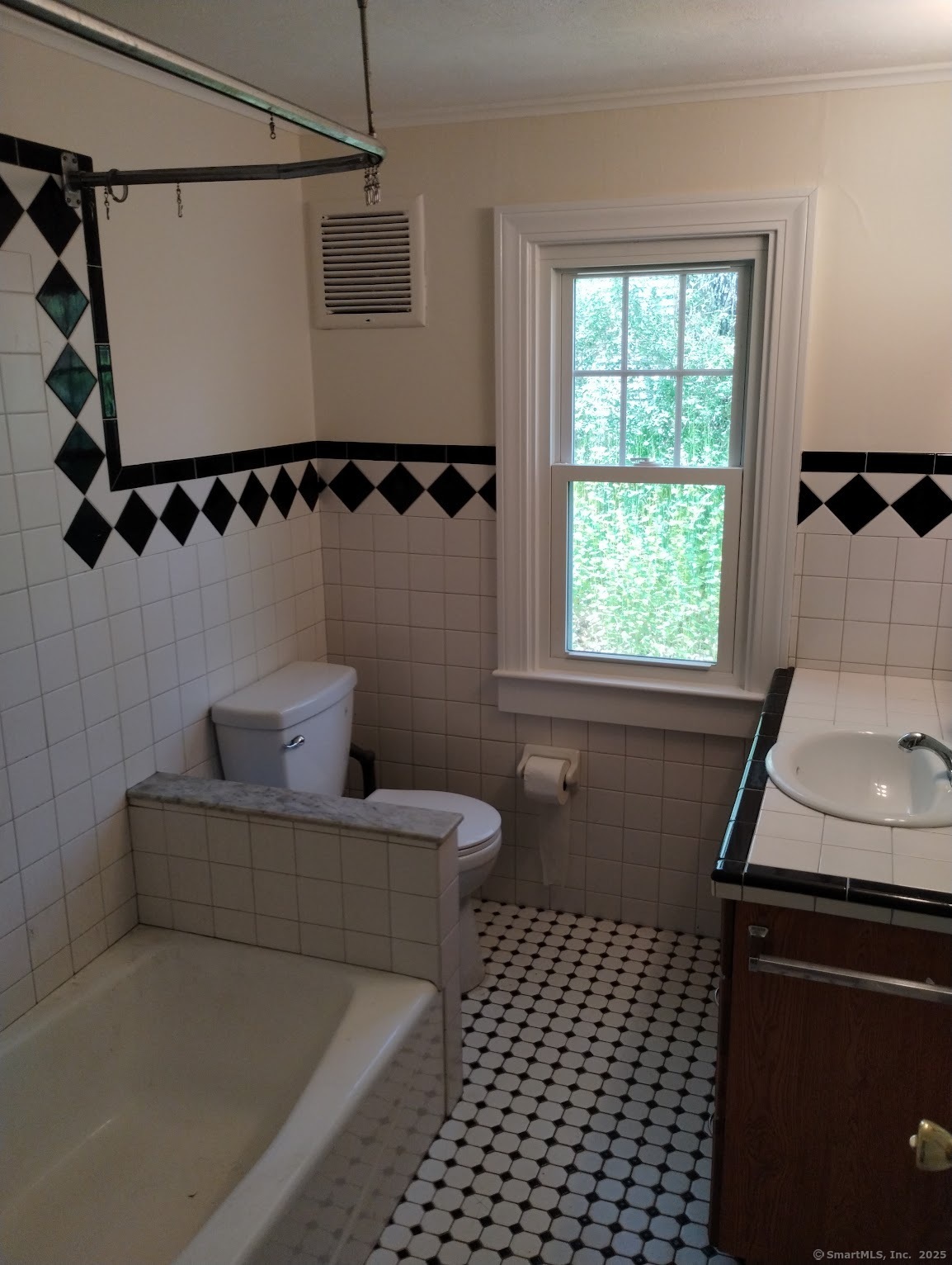 15 Laurel Street Chester, CT 06412 - Photo 11 of 20