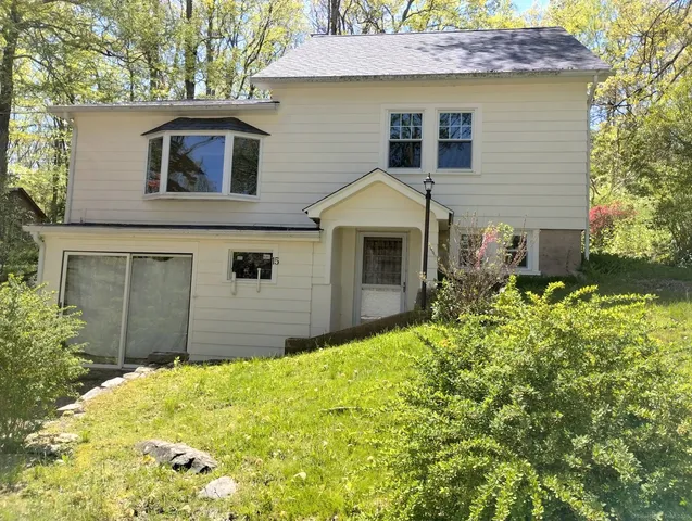$2,200 | 15 Laurel Street, Chester, CT 06412