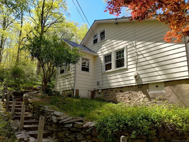 $2,200 | 15 Laurel Street, Chester, CT 06412