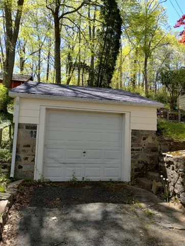 $2,200 | 15 Laurel Street, Chester, CT 06412