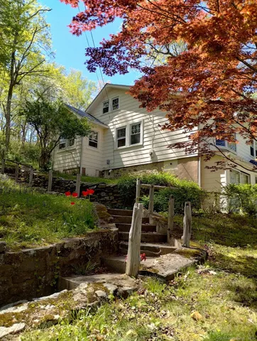 $2,200 | 15 Laurel Street, Chester, CT 06412