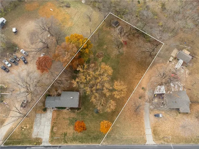 $179,900 | 6811 Blue Parkway, Kansas City, MO 64129