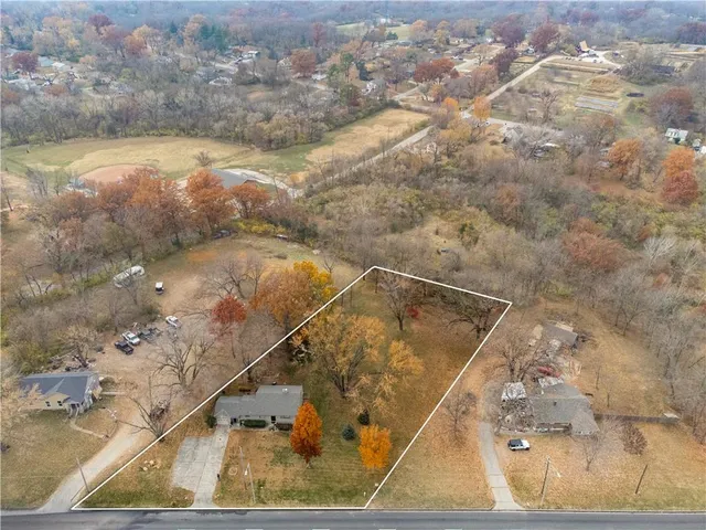 $179,900 | 6811 Blue Parkway, Kansas City, MO 64129