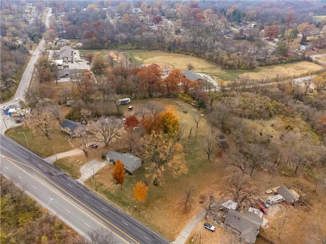 $179,900 | 6811 Blue Parkway, Kansas City, MO 64129