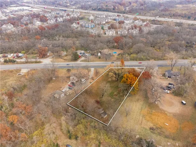 $179,900 | 6811 Blue Parkway, Kansas City, MO 64129