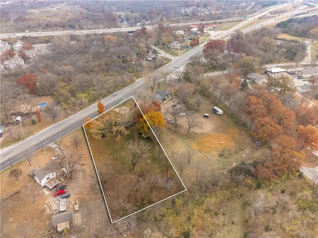 $179,900 | 6811 Blue Parkway, Kansas City, MO 64129