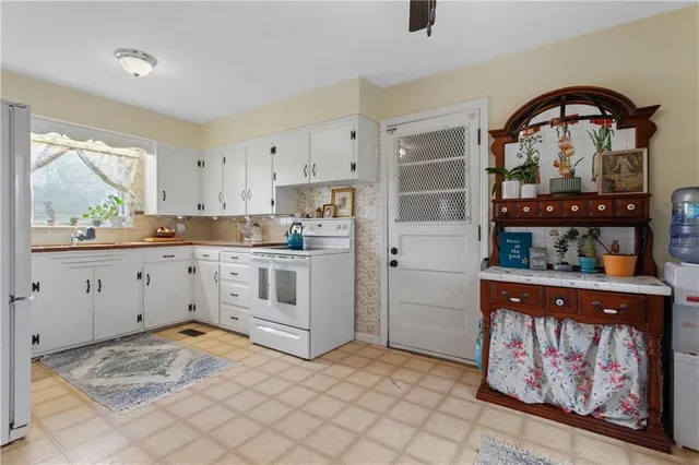 $179,900 | 6811 Blue Parkway, Kansas City, MO 64129