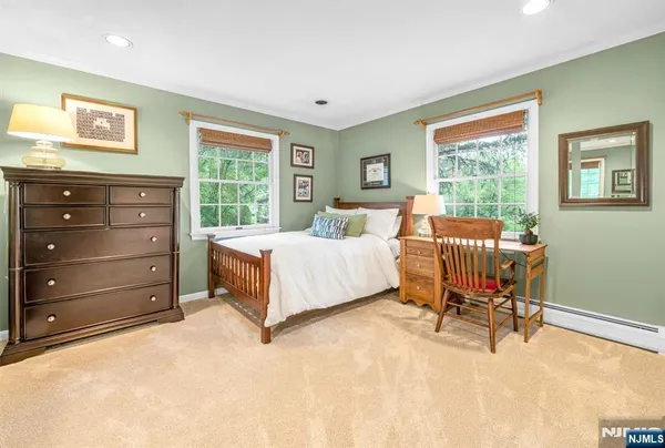 $1,729,000 | 220 Ottowa Lane, Franklin Lakes, NJ 07417