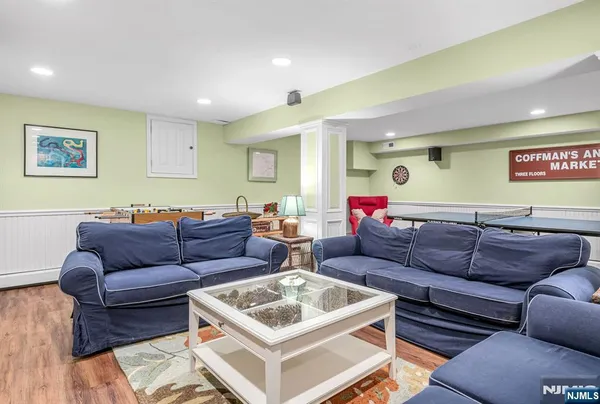 $1,729,000 | 220 Ottowa Lane, Franklin Lakes, NJ 07417