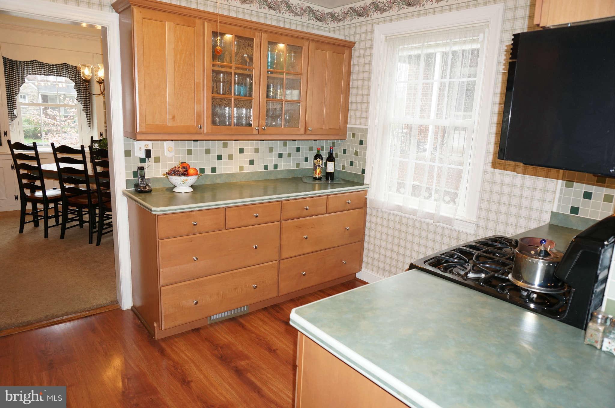 222 Mt De Sales Road Baltimore, MD 21229 - Photo 7 of 19 Maple Spice Cabinetry