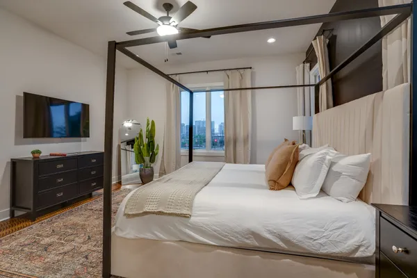 $6,995 | 1000 12th Avenue South, Nashville, TN 37203