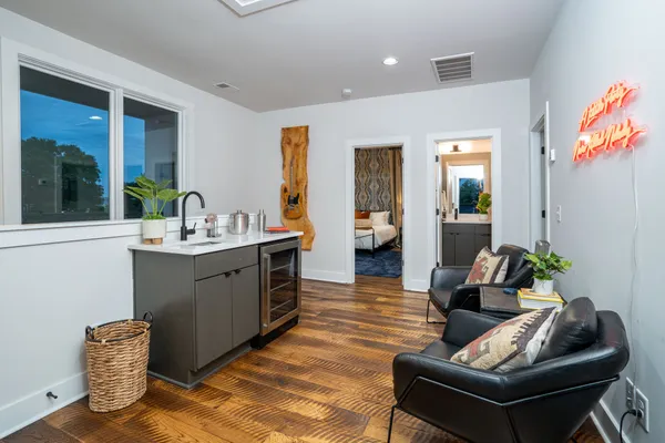 $6,995 | 1000 12th Avenue South, Nashville, TN 37203