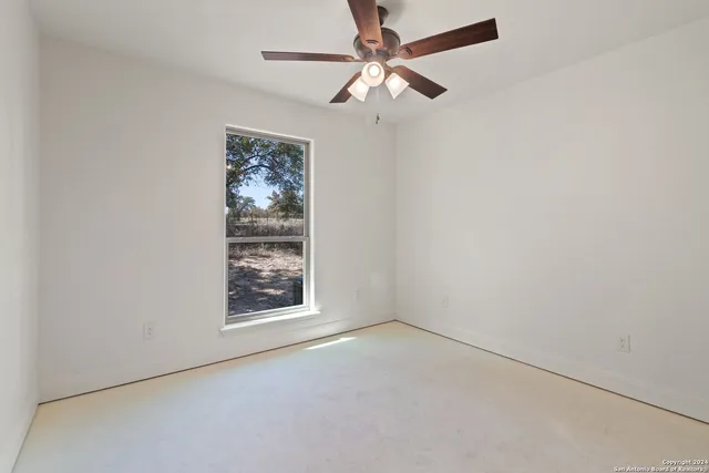 $2,950 | 140 Great Oaks Boulevard, La Vernia, TX 78121
