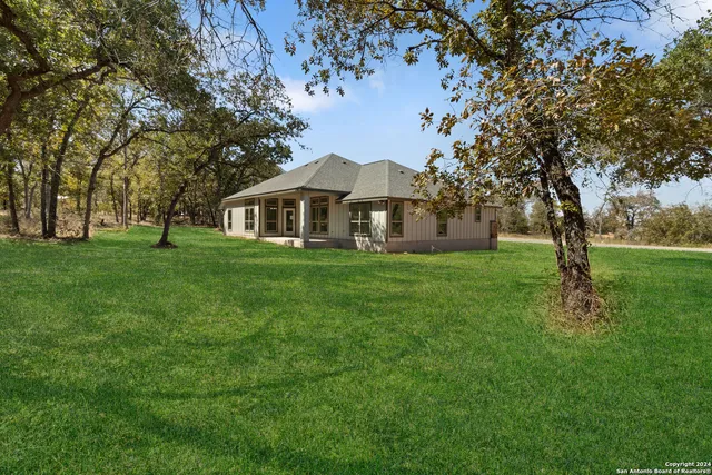 $2,950 | 140 Great Oaks Boulevard, La Vernia, TX 78121