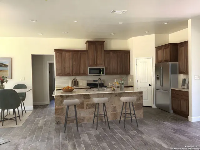 $2,950 | 140 Great Oaks Boulevard, La Vernia, TX 78121