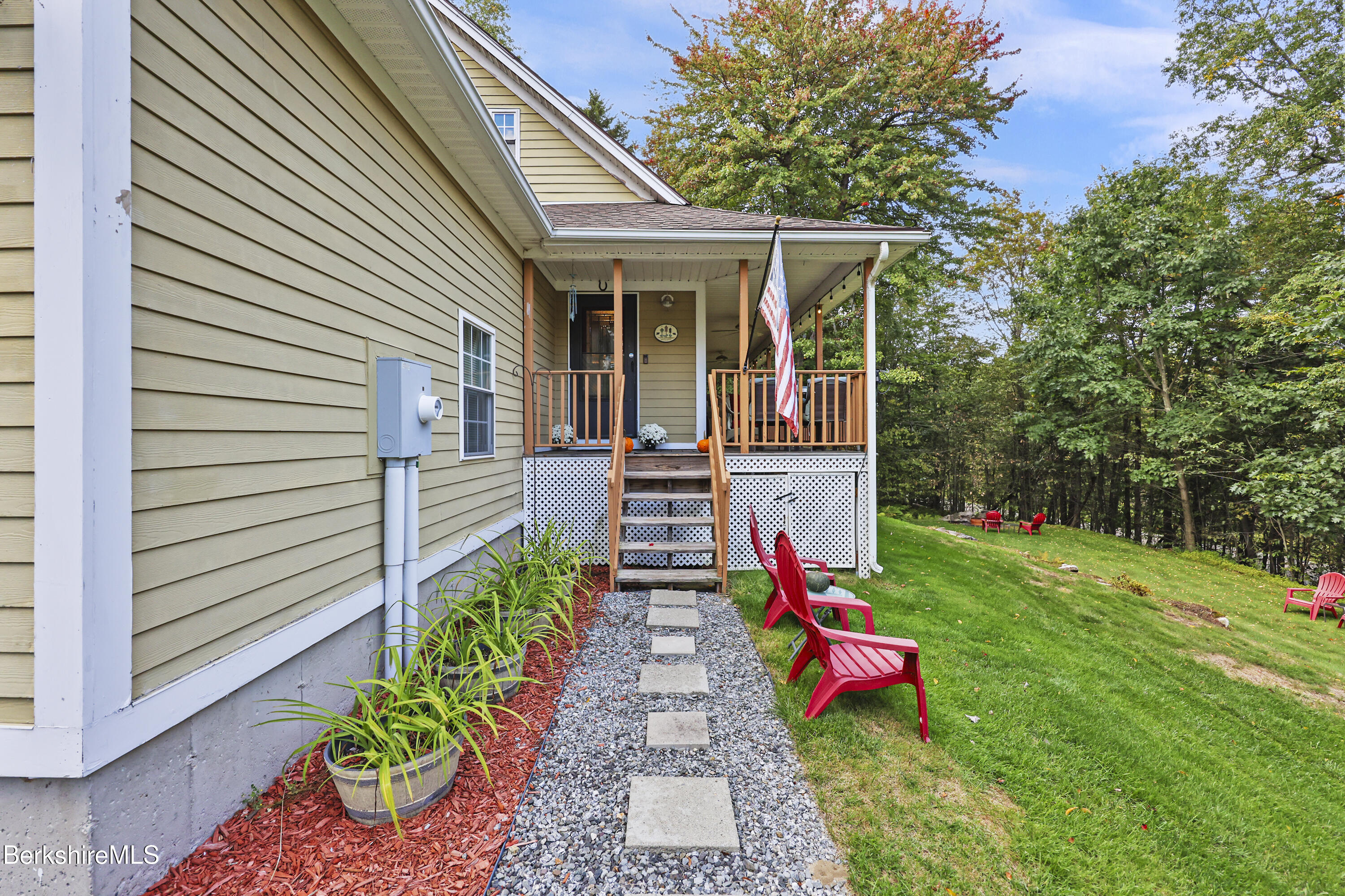 135 S Road Peru, MA 01235 - Photo 10 of 70 Entrance