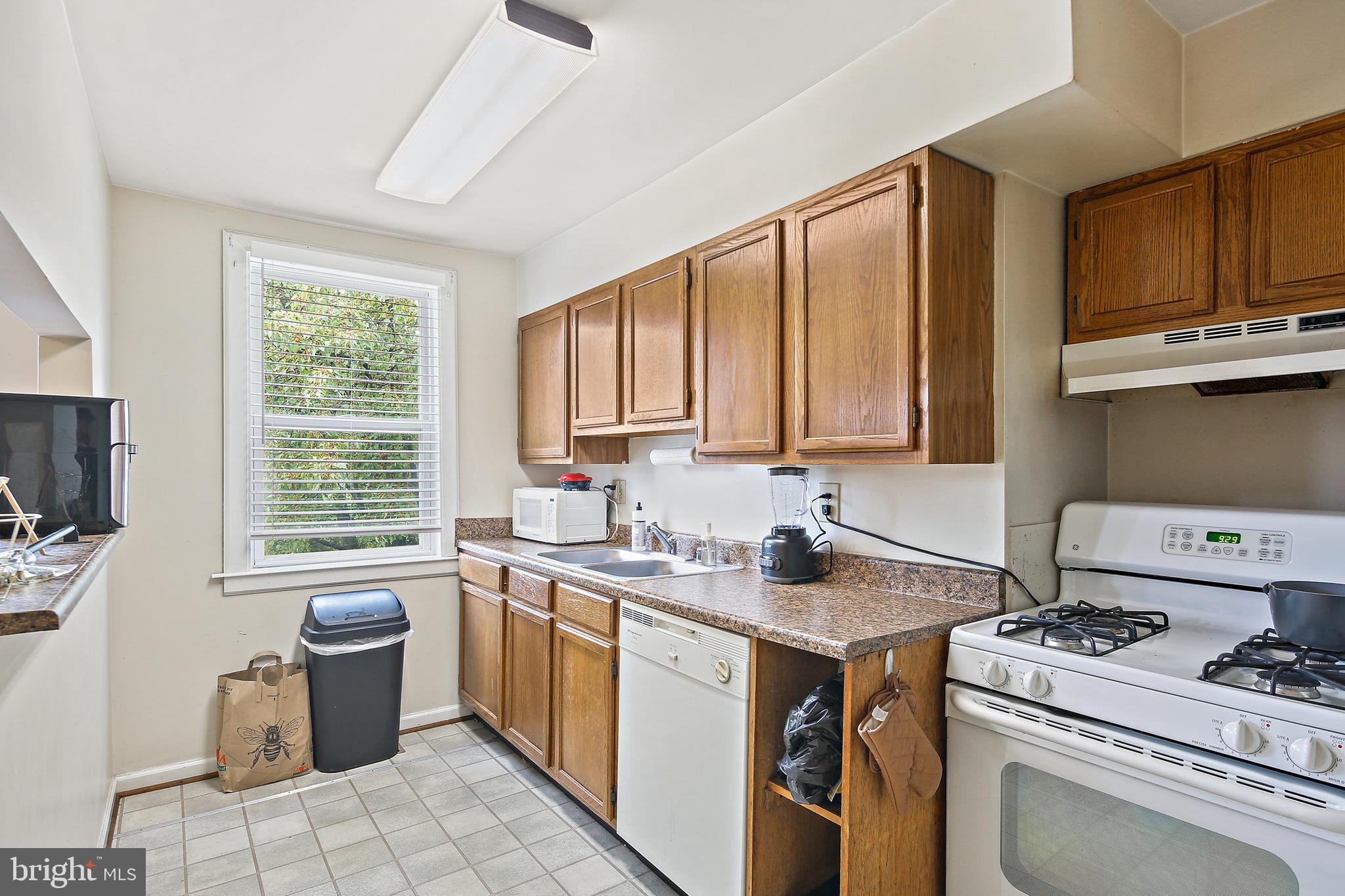 1250 Greystone Road Halethorpe, MD 21227 - Photo 13 of 39 Upper Level Apt 1 Kitchen