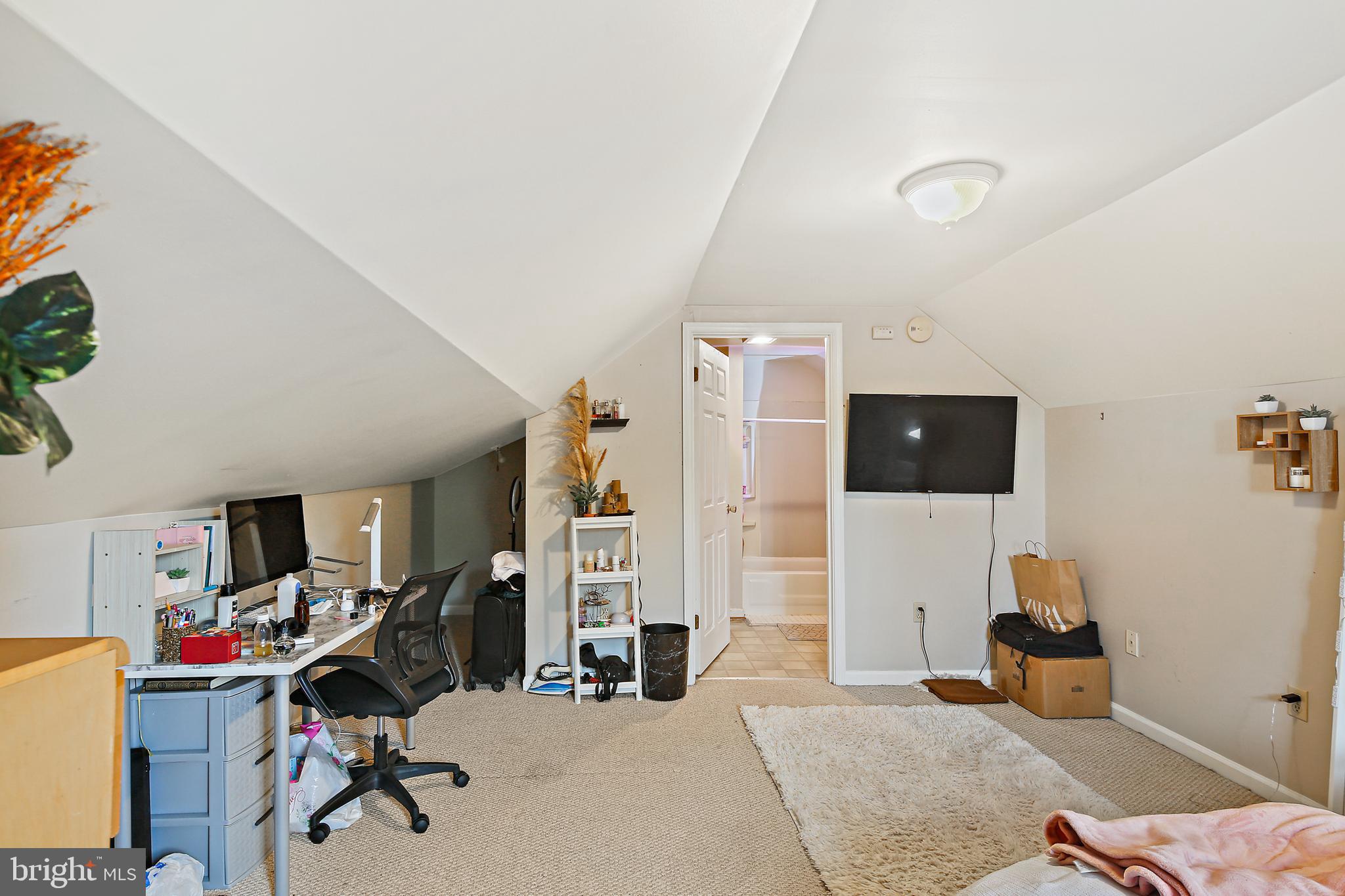 1250 Greystone Road Halethorpe, MD 21227 - Photo 20 of 39 Upper Level Apt 1 Bedroom