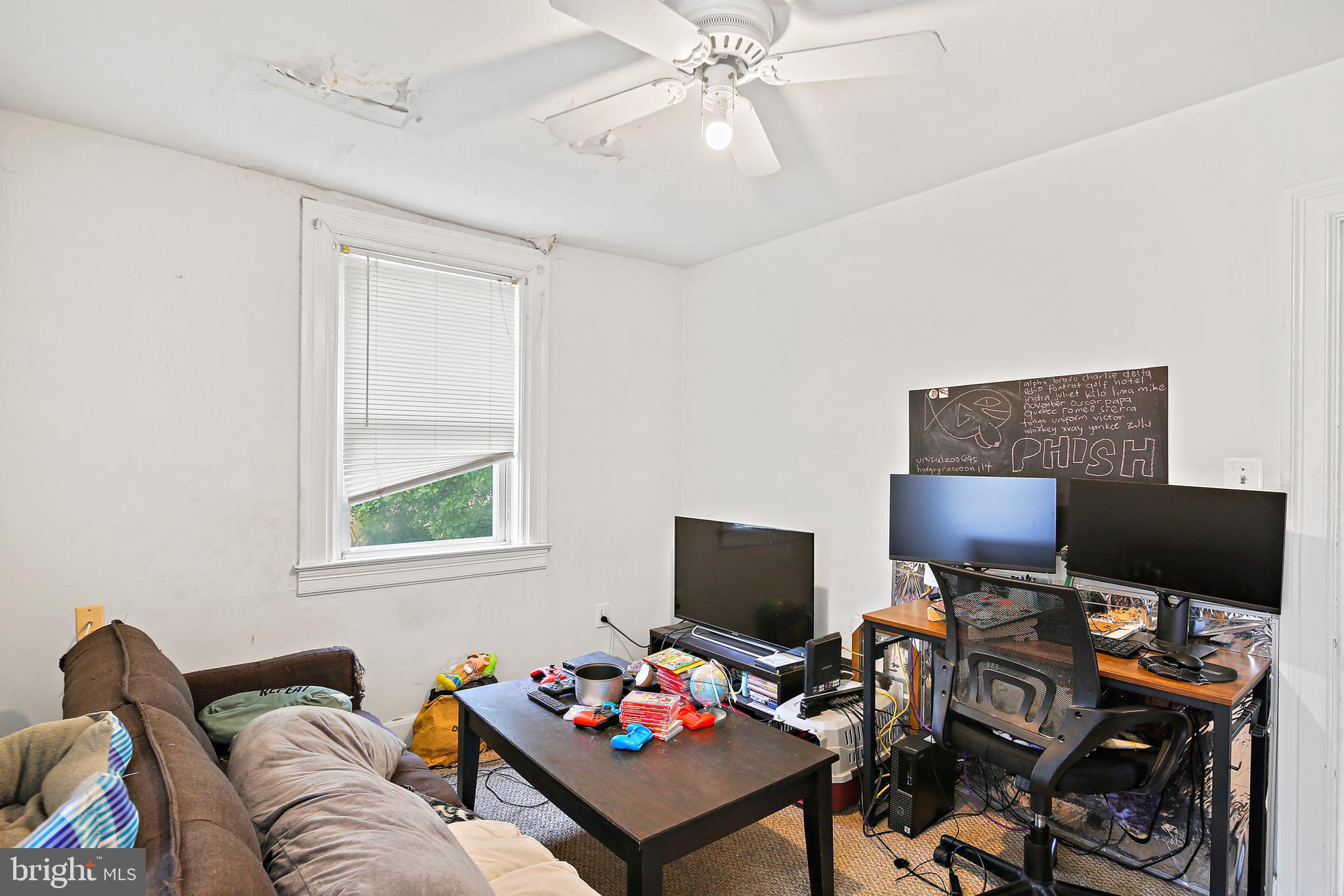 1250 Greystone Road Halethorpe, MD 21227 - Photo 32 of 39 Upper Level Apt 2 Family Room