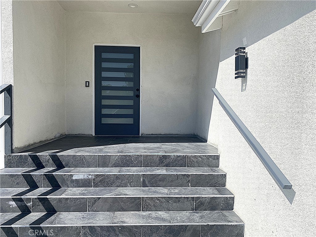 955 Brossard Drive Thousand Oaks, CA 91360 - Photo 2 of 19 a view of entryway