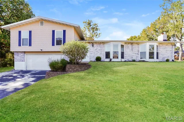 $2,030 | 1 Magnolia Place, Imperial, MO 63052