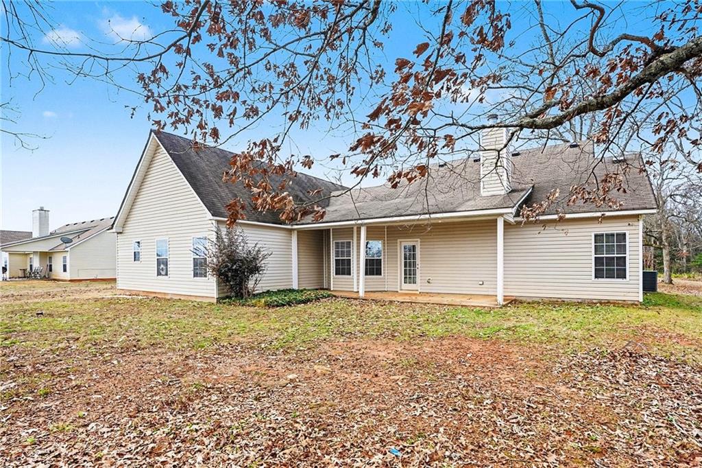 1558 Kilgore Road Griffin, GA 30223 - Photo 32 of 32 front view of a house with a yard
