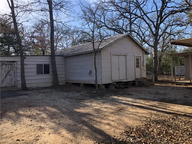 $260,000 | 950 Deer Hill Drive, Bryan, TX 77807