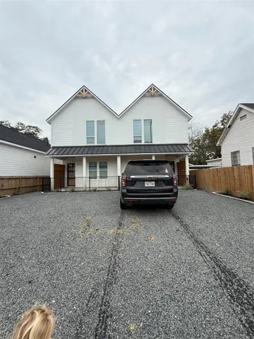 $2,300 | 1815 McKee Street, Houston, TX 77009