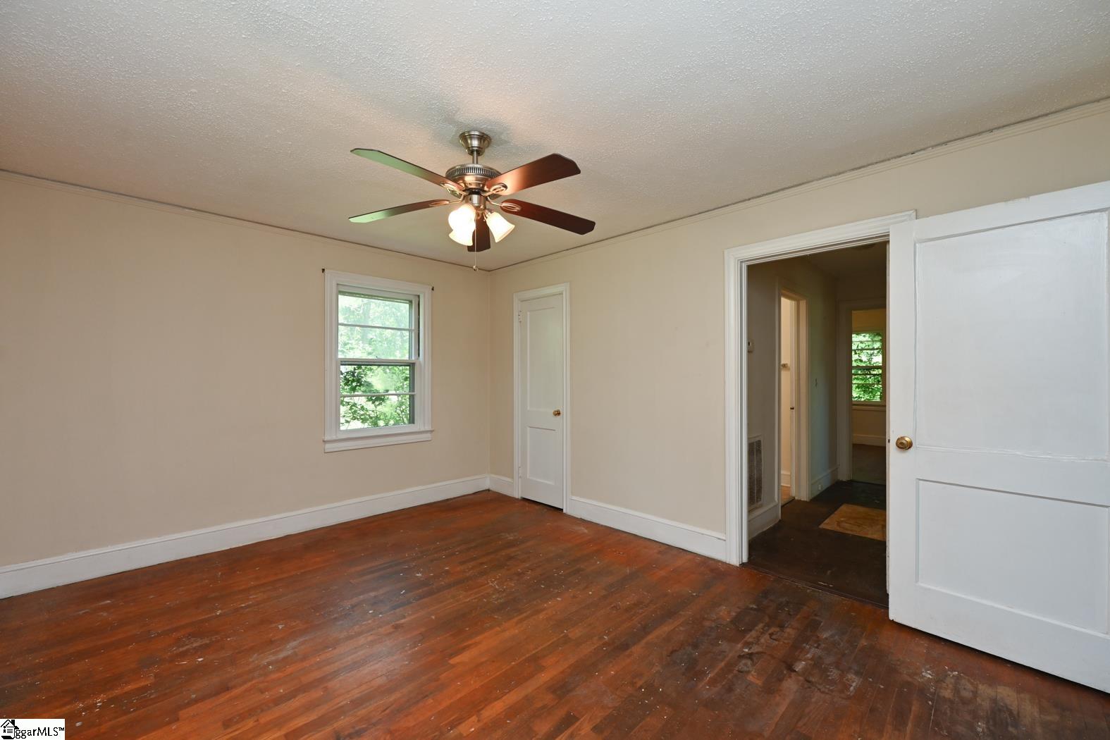 907 East Lee Road Taylors, SC 29687 - Photo 15 of 23 Gallery Image 15