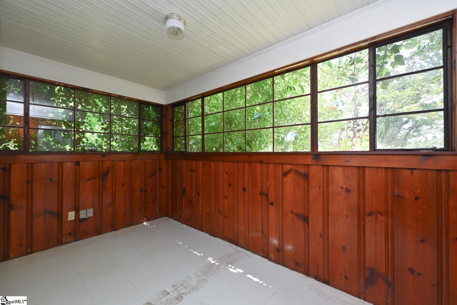 907 East Lee Road Taylors, SC 29687 - Photo 7 of 23 Gallery Image 7