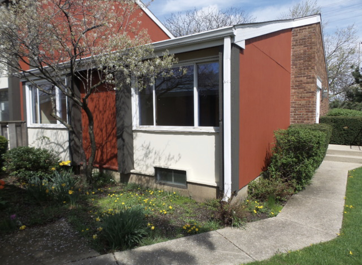 600 Pontiac Lane Bolingbrook, IL 60440 - Photo 2 of 2 front view of a house with a yard