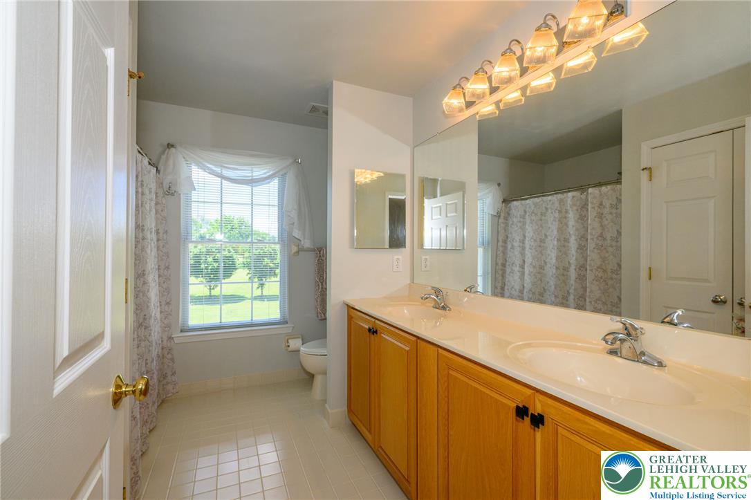 5331 Greenbriar Drive Bethlehem, PA 18017 - Photo 32 of 58 Dual vanity, shower/tub combo