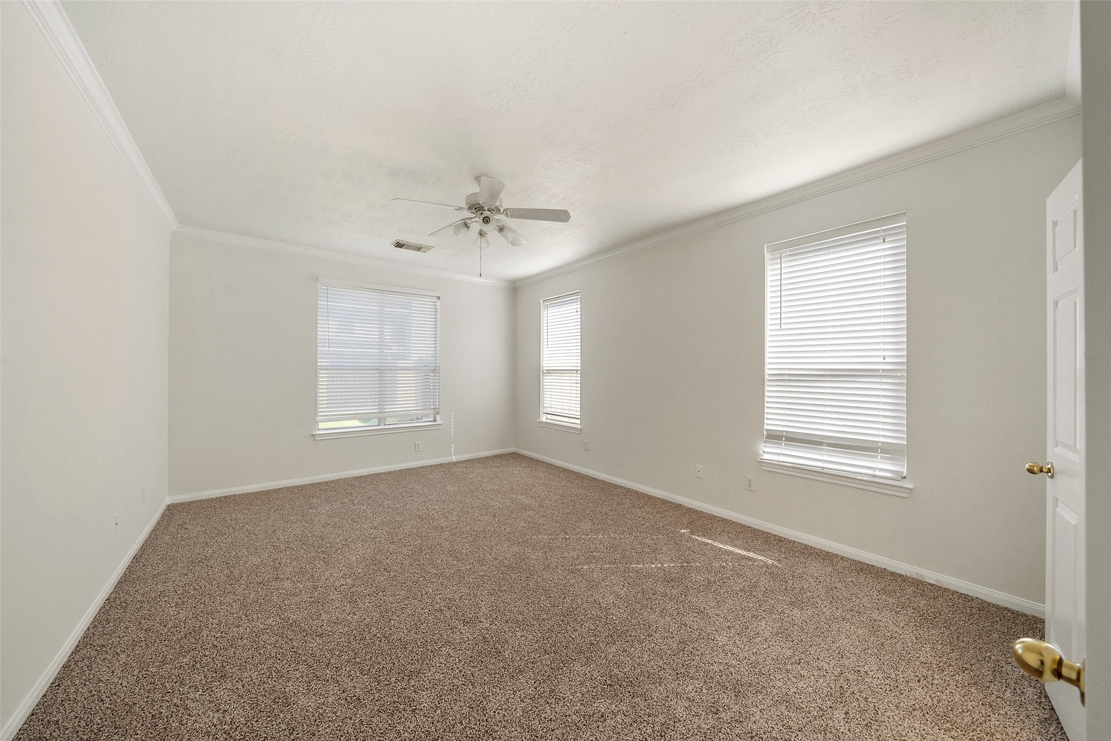 14213 Stone Bluff Lane Rosharon, TX 77583 - Photo 26 of 44 a view of an empty room with a window