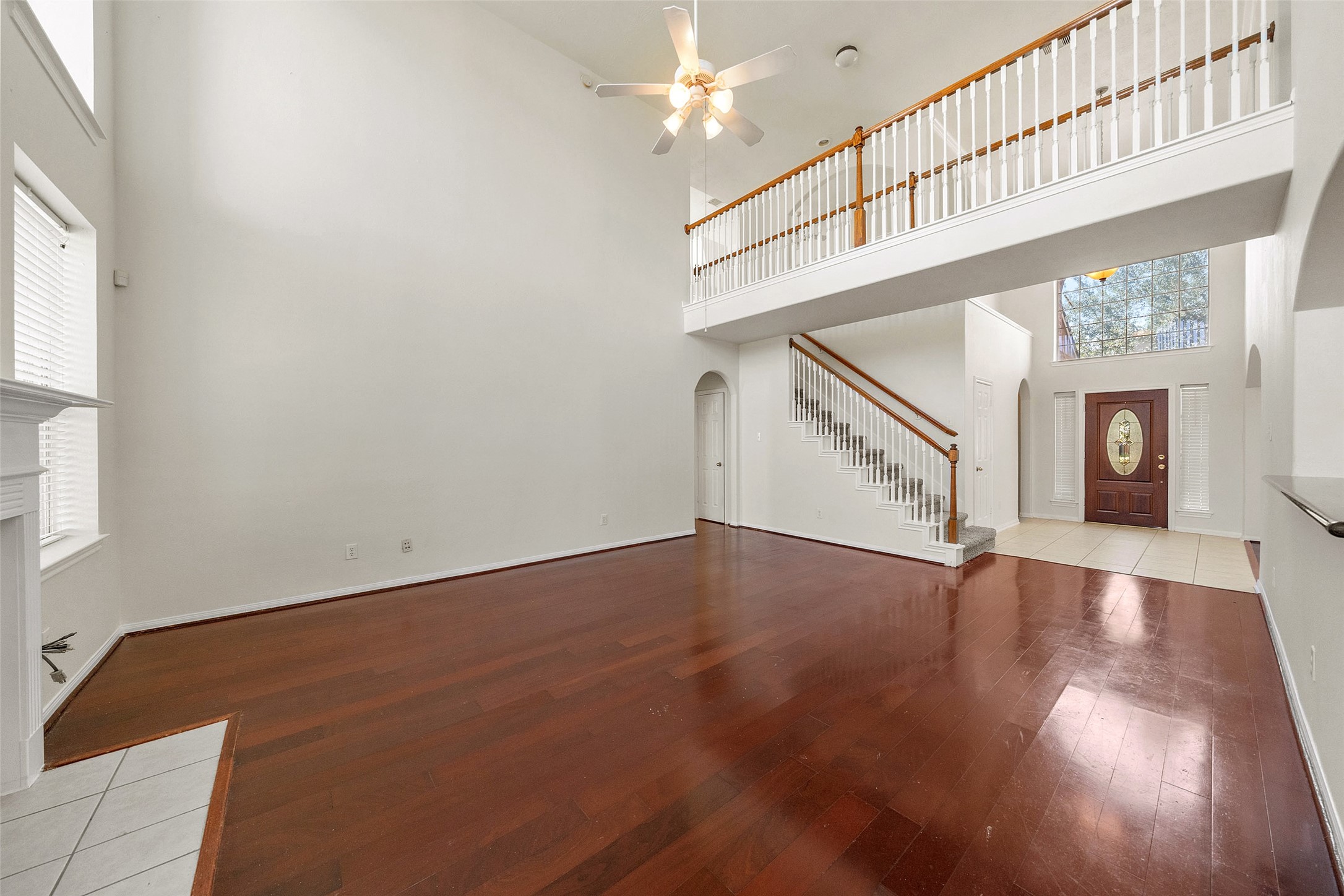 14213 Stone Bluff Lane Rosharon, TX 77583 - Photo 5 of 44 a view of an entryway with wooden floor