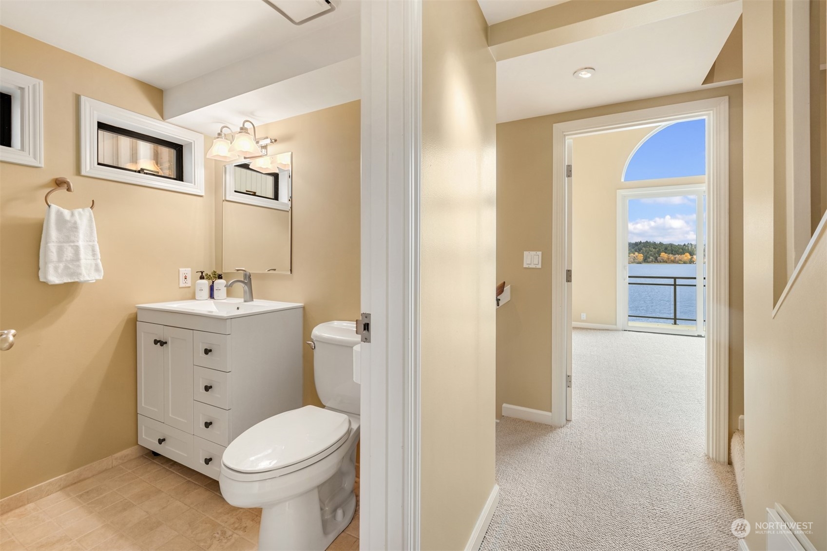 10664 Riviera Place Northeast Seattle, WA 98125 - Photo 22 of 37 Gallery Image 22