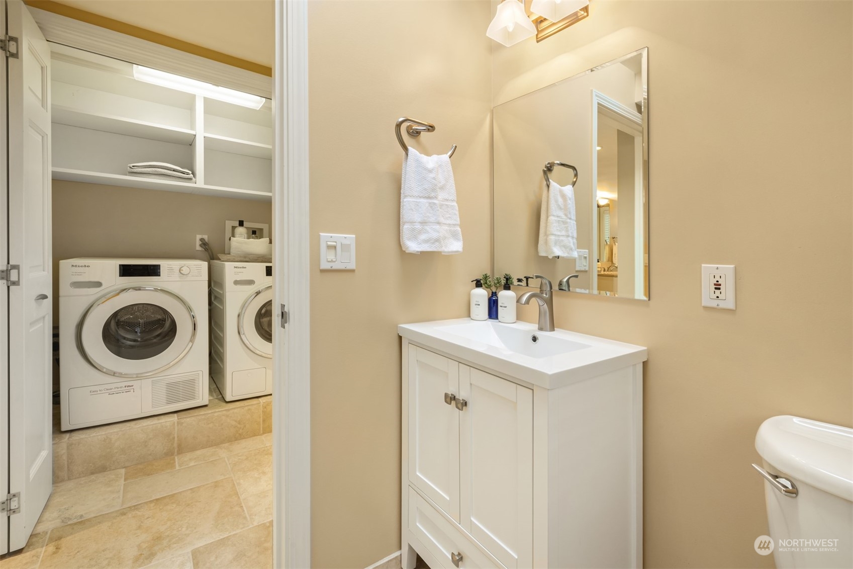 10664 Riviera Place Northeast Seattle, WA 98125 - Photo 23 of 37 Gallery Image 23