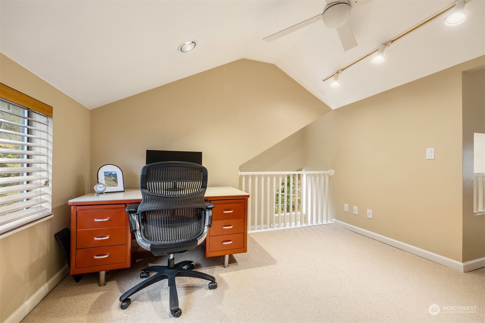 10664 Riviera Place Northeast Seattle, WA 98125 - Photo 30 of 37 Gallery Image 30