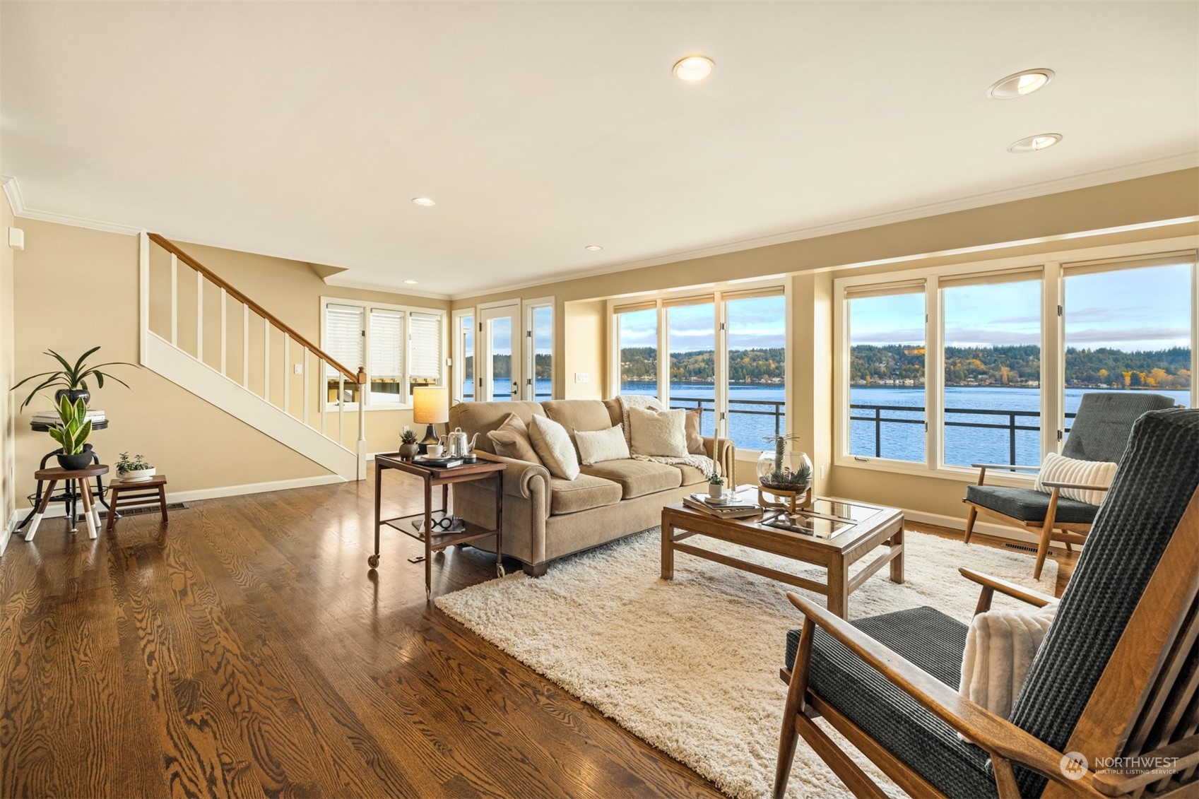 10664 Riviera Place Northeast Seattle, WA 98125 - Photo 4 of 37 Gallery Image 4