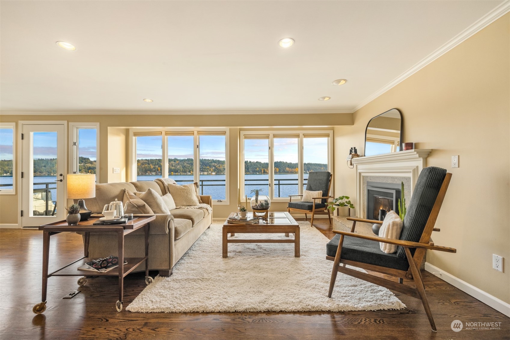 10664 Riviera Place Northeast Seattle, WA 98125 - Photo 5 of 37 Gallery Image 5