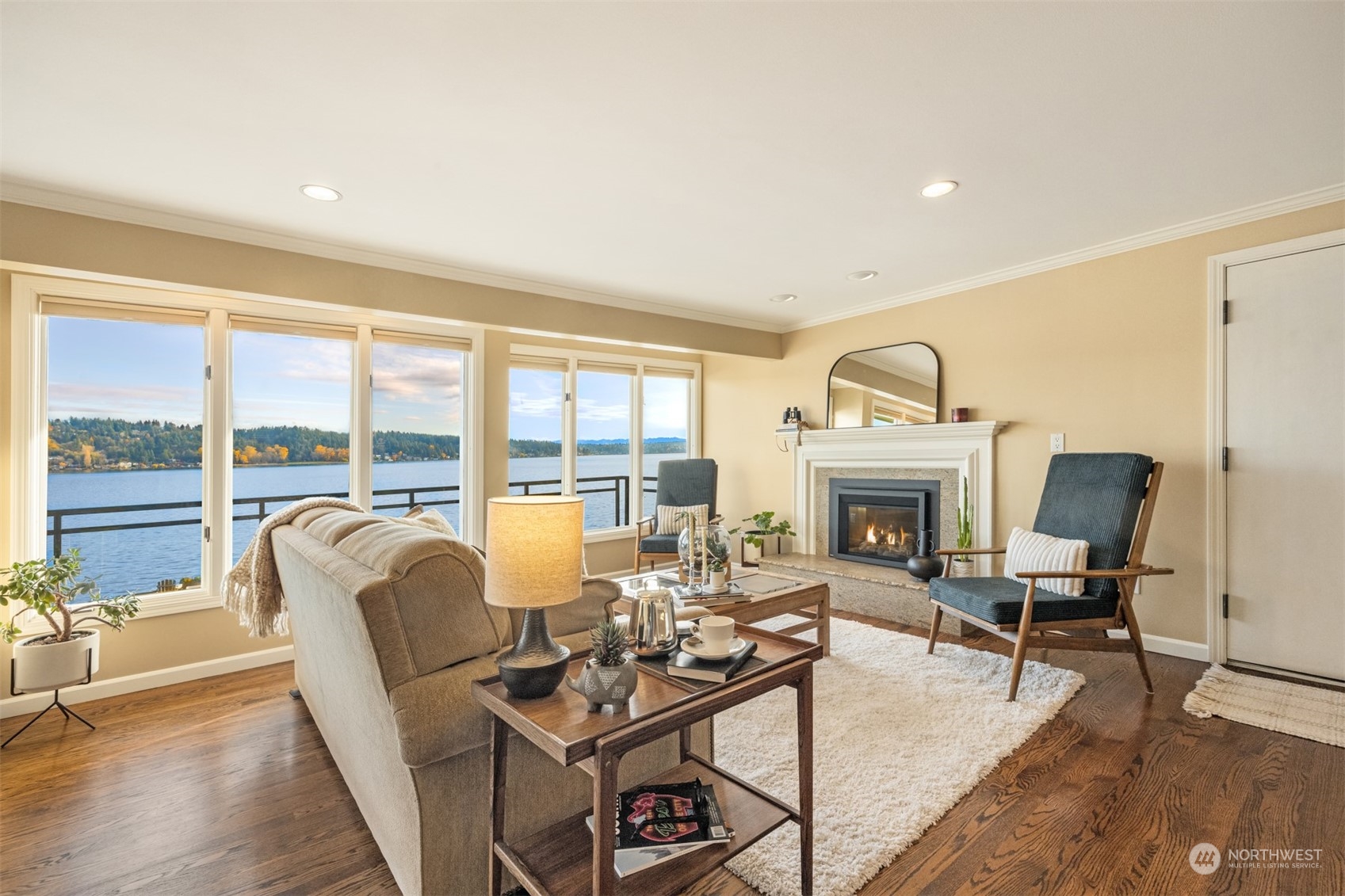 10664 Riviera Place Northeast Seattle, WA 98125 - Photo 6 of 37 Gallery Image 6