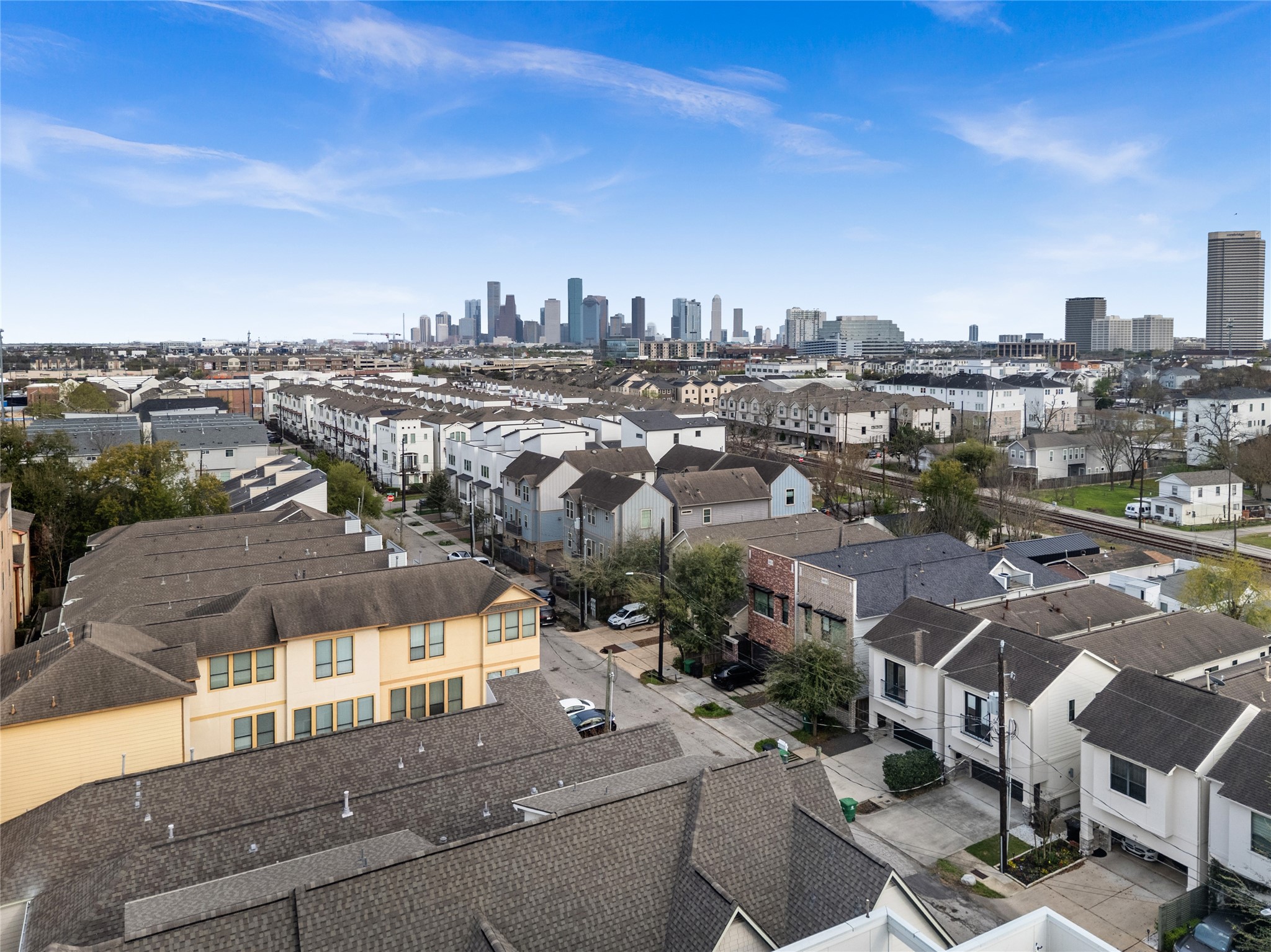 4409 Schuler Street, Unit A Houston, TX 77007 - Photo 32 of 33 Elevated neighborhood view featuring the downtown skyline, just minutes from Washington and I-10.