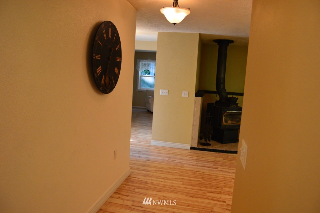 2217 Tower Road Castle Rock, WA 98611 - Photo 4 of 25 Gallery Image 4