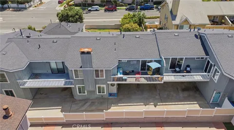 $1,075,000 | 2704 Nelson Avenue, Unit C, Redondo Beach, CA 90278