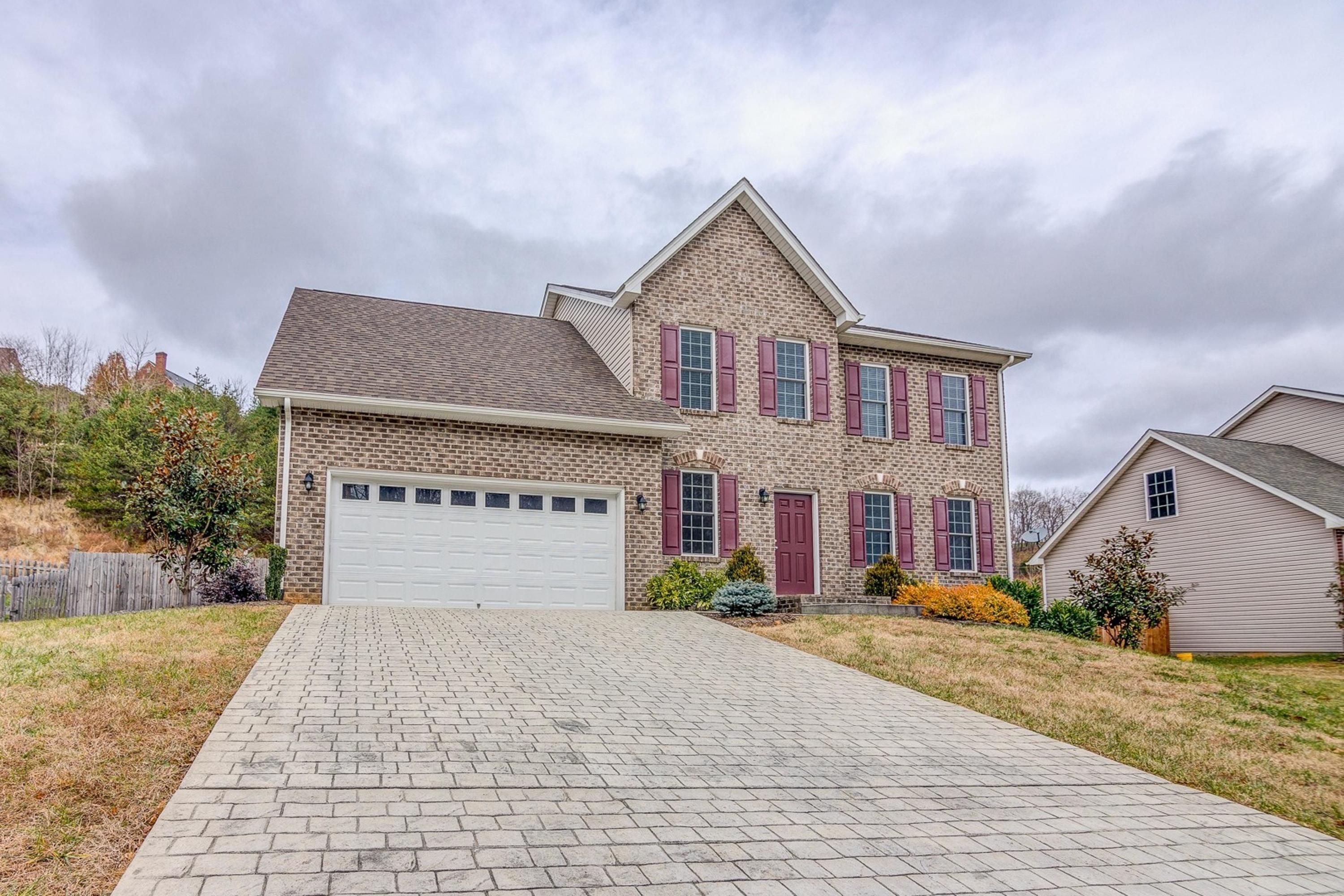 1017 Longview Road Roanoke, VA 24018 - Photo 2 of 38 002-294665-1017 Longview Road-2_7123875