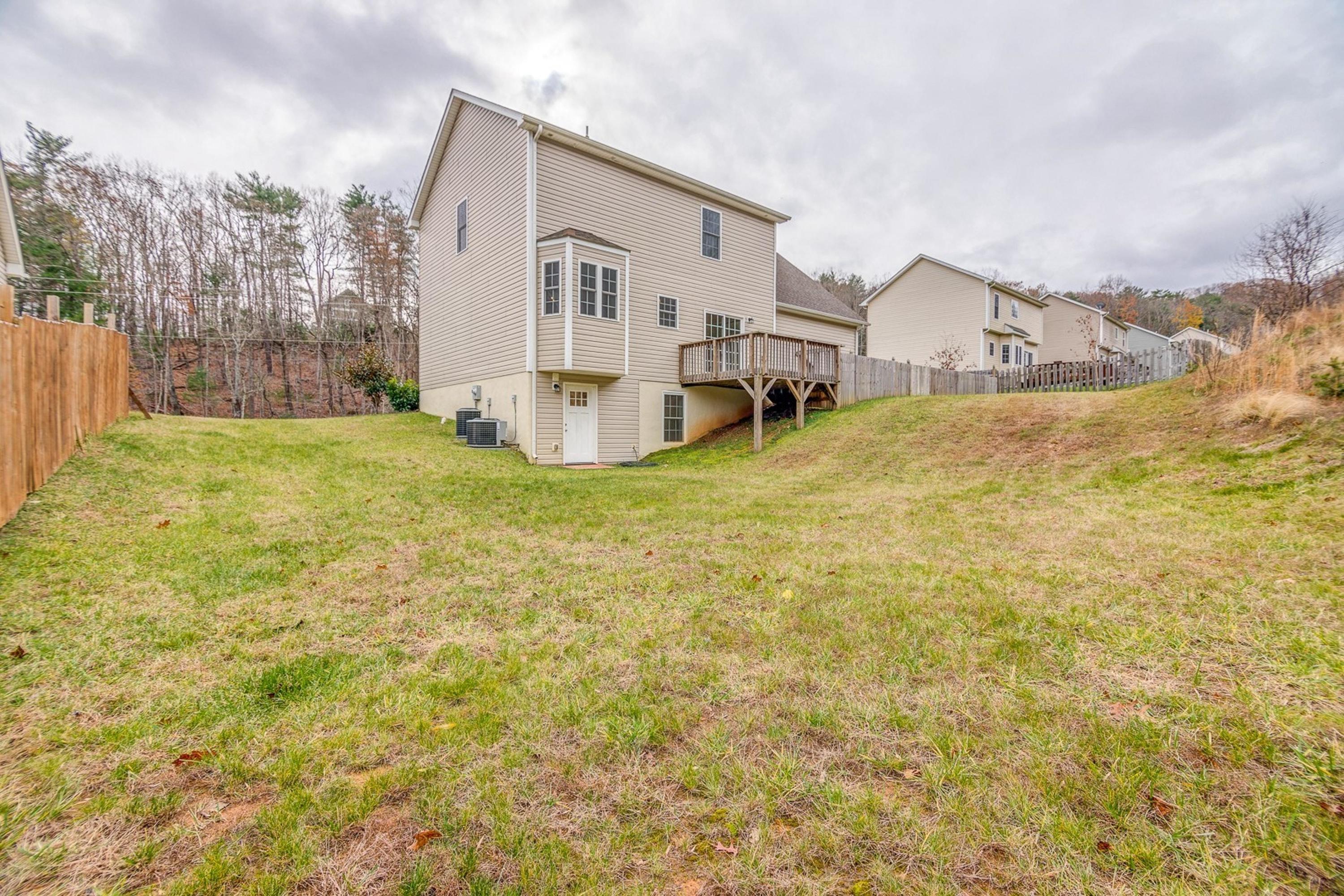 1017 Longview Road Roanoke, VA 24018 - Photo 14 of 38 034-294665-1017 Longview Road-35_7123911