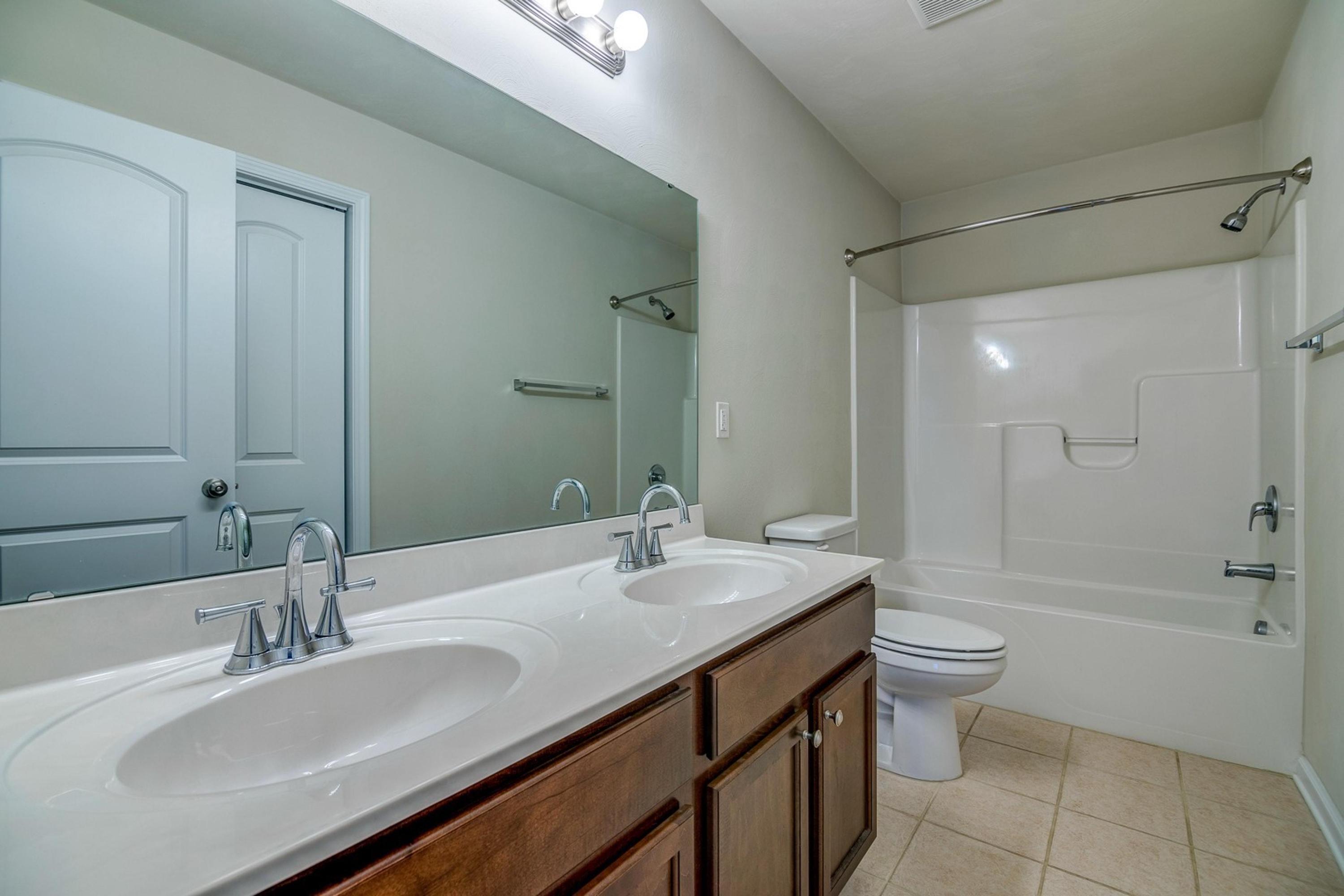 1017 Longview Road Roanoke, VA 24018 - Photo 17 of 38 016-294665-1017 Longview Road-17_7123891