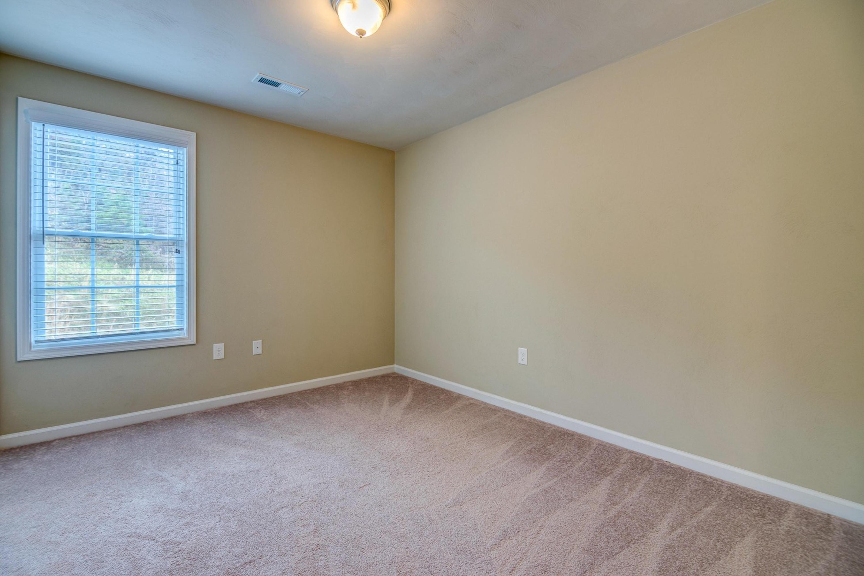 1017 Longview Road Roanoke, VA 24018 - Photo 20 of 38 019-294665-1017 Longview Road-20_7123894